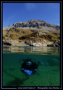 High Altitude lake diving in the Swiss Alps... Que du bon... by Michel Lonfat 
